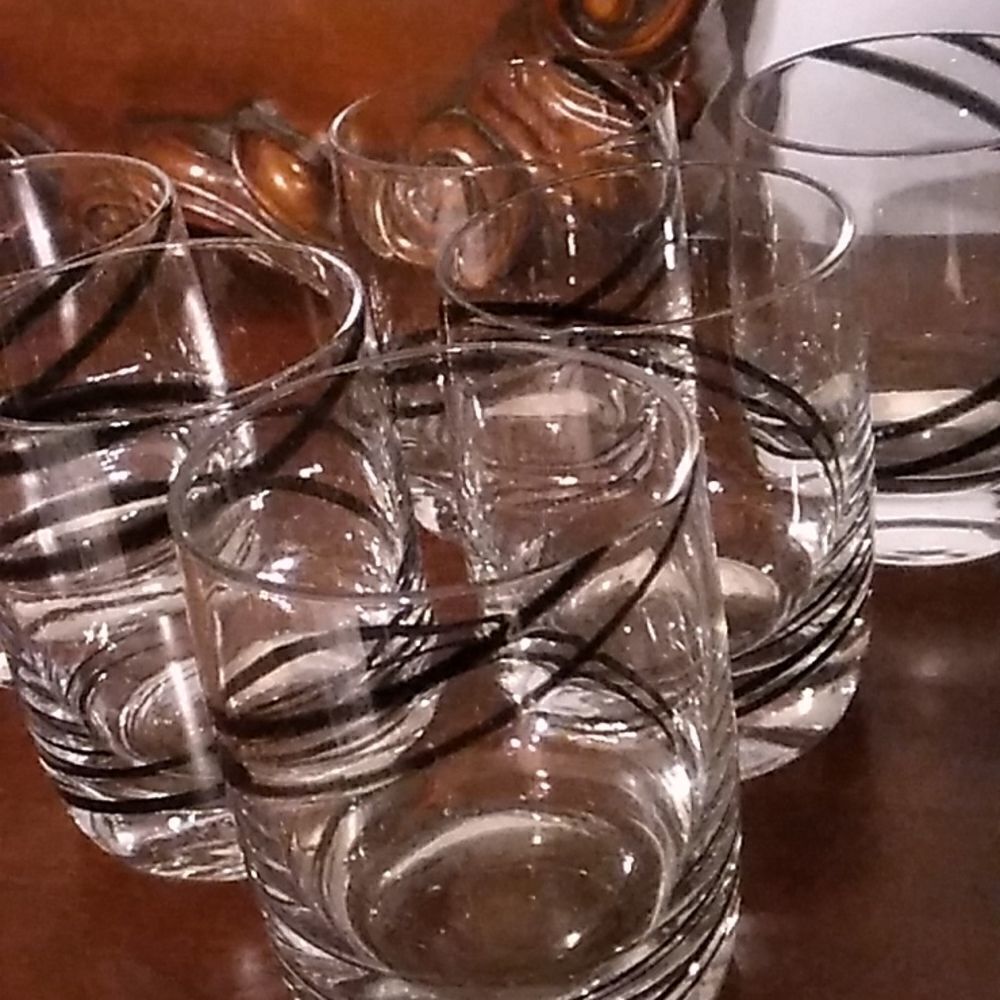 Black Twist Glasses. 